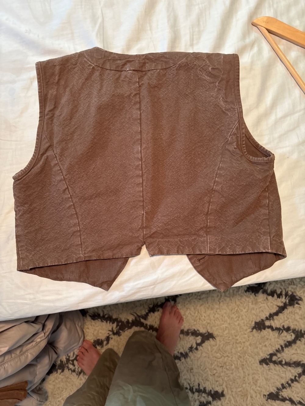 ROAM Joan Vest - Picture 9 of 16